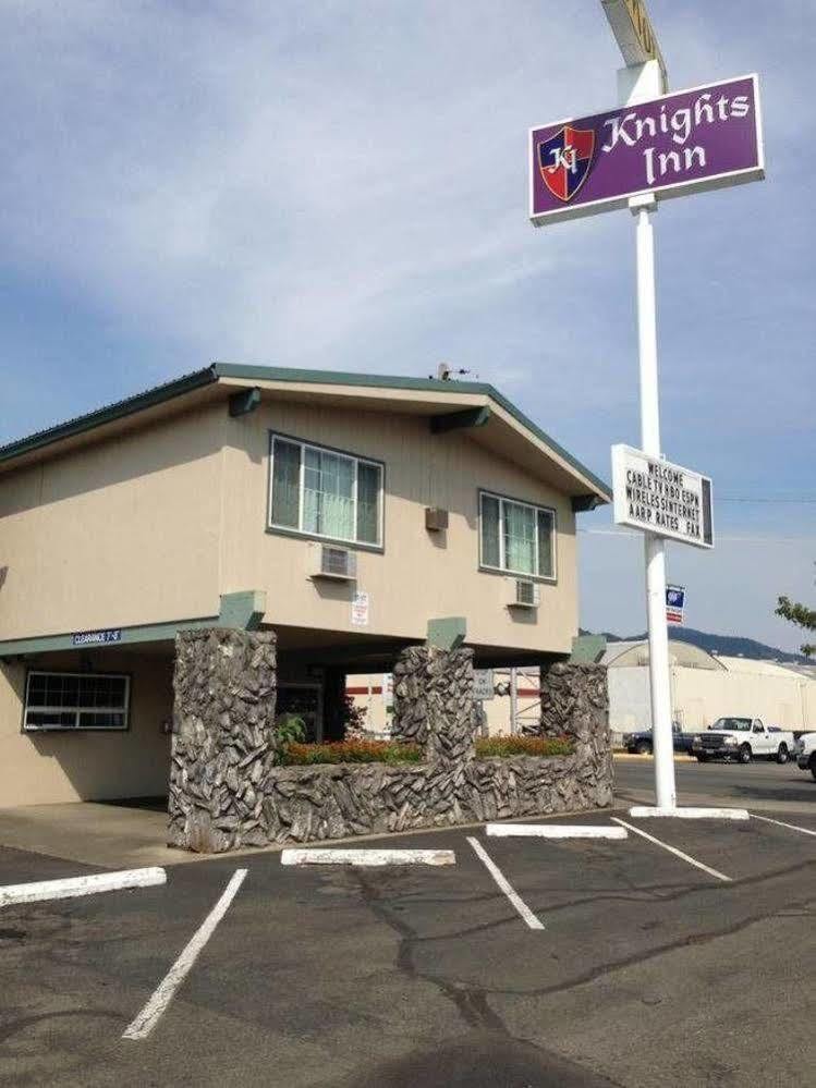 Knights Inn Motel Grants Pass Exterior photo
